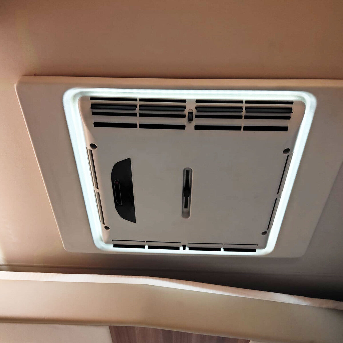 Bergstrom OpenAIR Rooftop Air Conditioner 12V Full Inverter